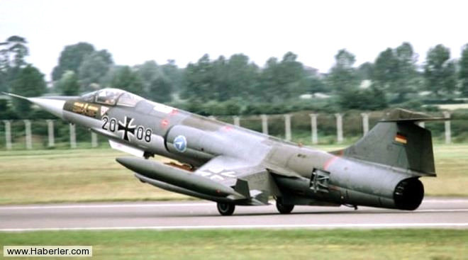 11-  F 104 starfighter