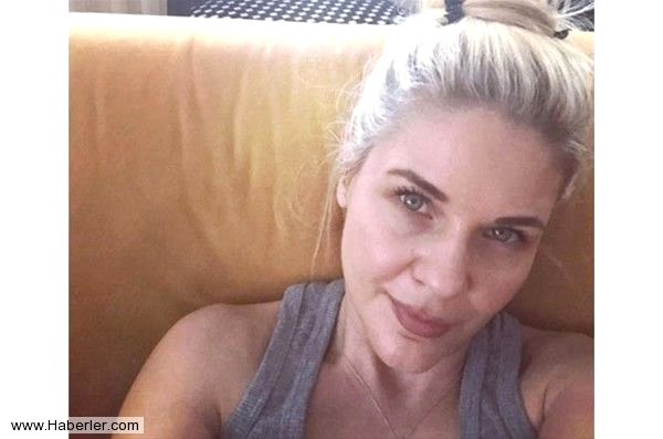 �nl� oyuncunun baz� takip�ileri, �n