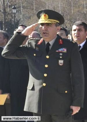 

5. Z�rhl� Tugay Komutan� Tu�general Murat Soysal g�zalt�na al�nd�.

 



 

