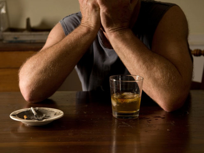 Ar alkol tketimi ve uyuturucu maddeler erkek fertilitesini etkiliyor. Yakn zamanda yaplan bir aratrmada alkol kullanan kiilerin sperm kalitesinin daha dk olduu ortaya kt.
 
