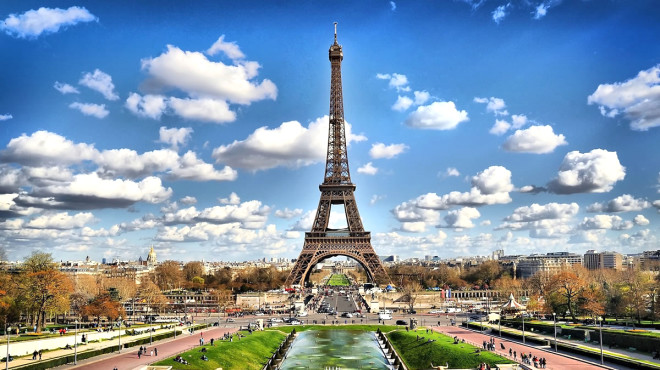 
Fransa dnyann en byk yedinci ekonomisine sahip olan bir lke
