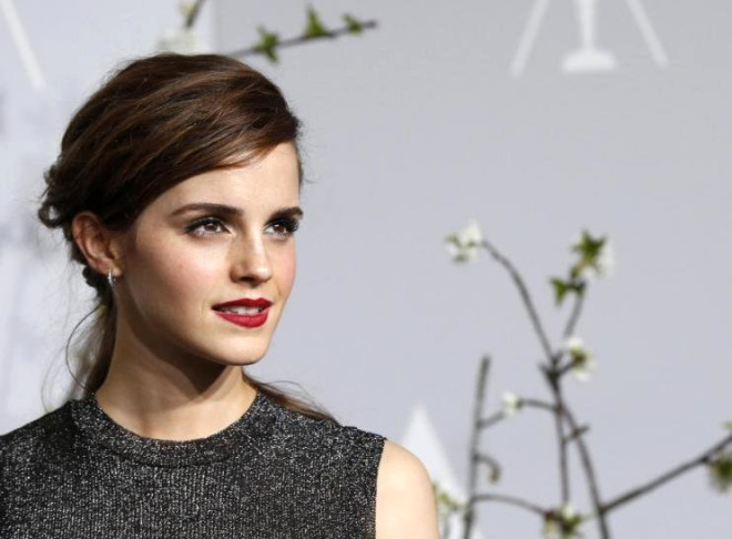  

Emma Watson, erkeklerle konuurken ok utanyor.
