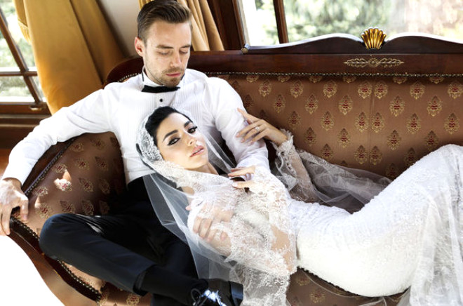 Popu Murat Dalkl ile oyuncu Merve Boluur 2015 ylnda evlenmiti. Getiimiz yl sosyal medya hesaplarndan boanacaklarn aklayan ift tek celsede anlamal olarak boand. ift birbirlerinden herhangi bir talepte bulunmad.

