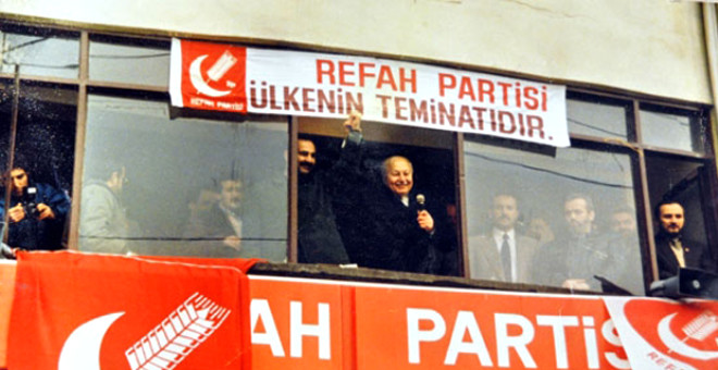 Mill Selamet Partisi, 12 Eyll 1980 askeri darbesinden sonra kapatld. Mill Gvenlik Konseyince (MGK) siyasi partilerin yeniden kurulup faaliyet gstermesine izin verilmesi zerine 19 Temmuz 1983