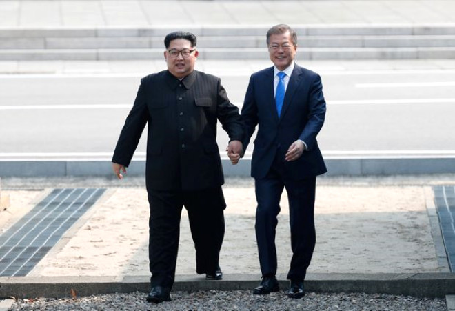 Kuzey Kore lideri Kim Jong-un ile Gney Kore lideri Moon Jae-in iki lke snrnda bulunan Bar Evi