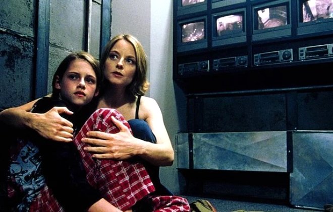 Birounuz, 2002 ylnda vizyona giren Panik Odas filmini bilirsiniz. Jodie Foster ve Kristen Stewart