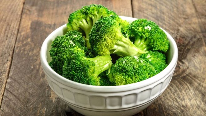 Brokoli, di minesi zerinde koruyucu bir kalkan oluturarak, dileri asitlerin neden olduu anmalardan korur.