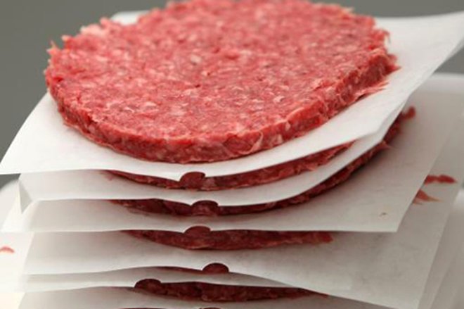 Hamburger eti artk sadece kylm etten ibaret deil.  2016 ylnda Impossible Foods irketi niasta, genetii deitirilmi maya ve dokulu budaydan yaplm bir et ortaya kard. Bundan daha fazlas, burger eti genellikle soya ve dier fasulyelerden yaplr ve gerek etlerden ok daha iyi tad vardr. 
