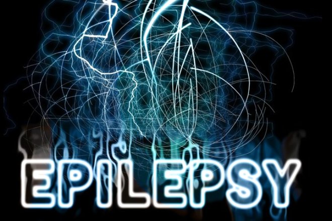 Yanl: Epilepsi zihinsel bir hastalk ve epilepsili insanlar dier insanlar kadar akll deiller.
Dorusu: Epilepsinin zihinsel bir bozukluktan kaynakland ynnde doru olmayan bir dnce var. Oysa epilepsisi olan kiiler de epileptik olmayanlarla ayn yetenek ile zekaya sahip ve zorlayc i alanlarnda baarl olabilir. 