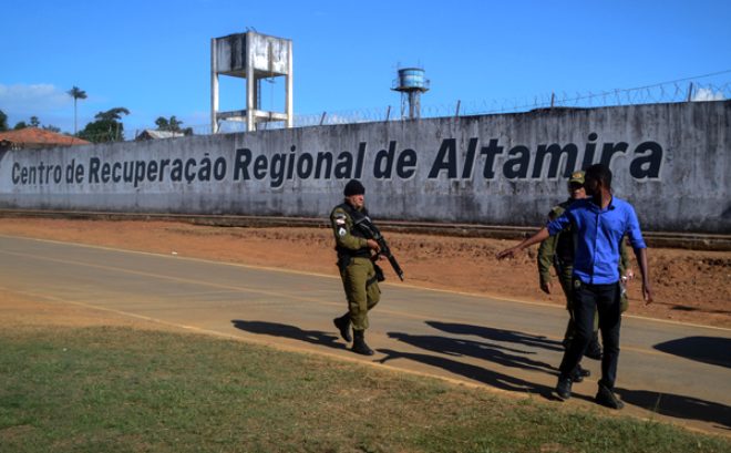 Brezilya hapishaneleri, 700 bin kiiyle dnyann nc en kalabalk mahkum nfusunu barndryor.