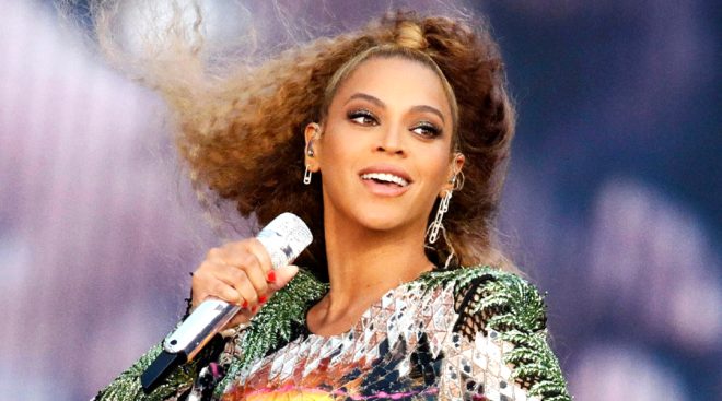 Beyonce, bir rportajnda halka ak alanlarda ilikiye girmekten keyif aldn itiraf etti. Ayrca dnyaca nl arkcnn, Paris