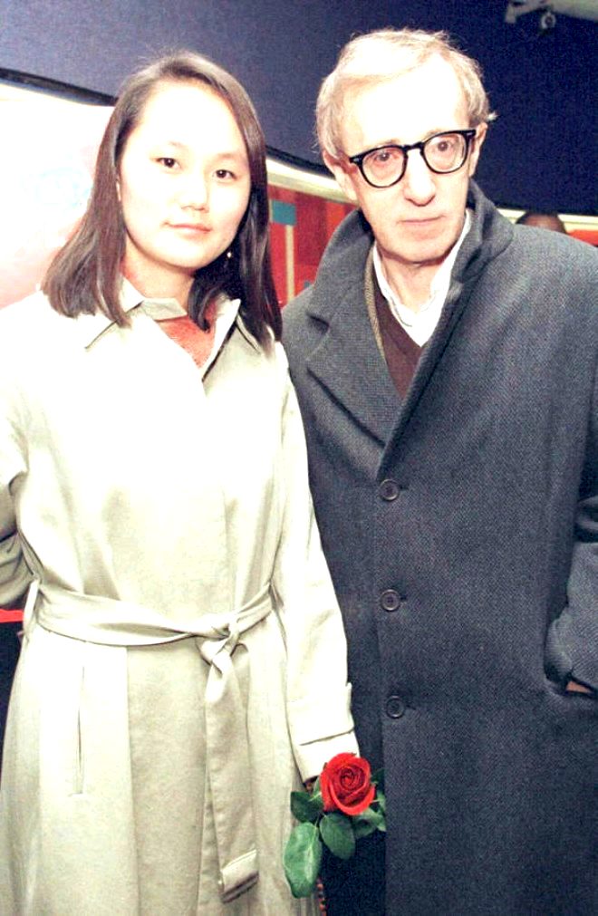 Woody Allen, kendisinden 31 ya kk Soon Yi ile dnya evine girdiinde Allen 56, Soon Yi 21 yandayd.