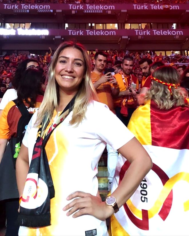 Sonrasnda Galatasaray voleybol takmna transfer oldu ve 1 yl sonra da Konya Ereli Belediyesi voleybol takmna geti.