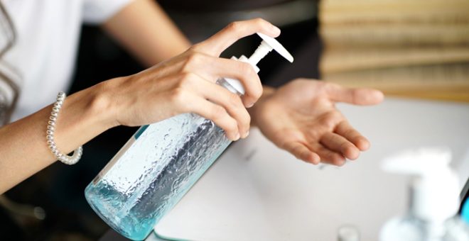 Sabunluklar
Bataryalardaki mantk, sabunluklarda da geerli. Ellerinizi temizlemek iin dokunduunuz sabunluk balar, virslerin barnabilecei yerlerden biridir. Bu sebeple banyo temizlii yaparken sabunluklarnz da silebilirsiniz.
