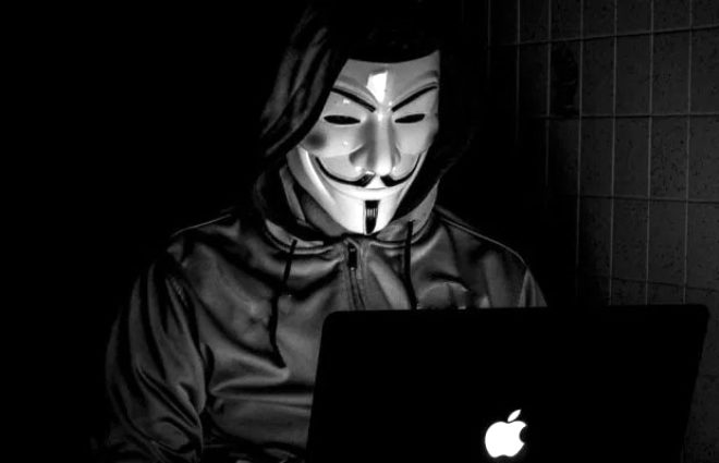 Genellikle hkmetlere ve irketlere siber saldrlar dzenleyen uluslararas hacker grubu Anonymous ise George Floyd protestolarna destek vererek Minneapolis Polis Tekilatna (MPD) sava ilan ettiini duyurdu.

