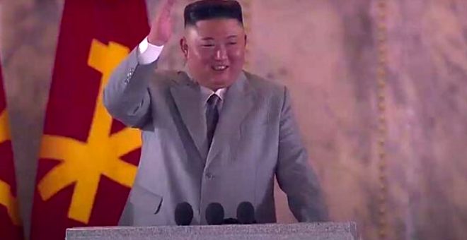 Ald her karar att he adm dnyann yakn takibinde olan Kuzey Kore lideri Kim Jong-un bir kez daha sahnede. 

