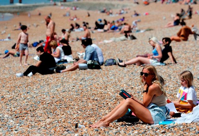 Avrupa'da plaj alarmı! İkinci koronavirüs dalgası gelebilir