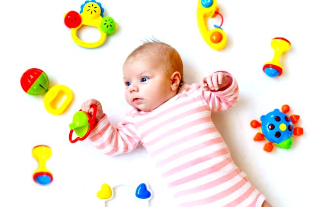 0-1 yaş bebekler için oyuncak seçimi nasıl olmalı?