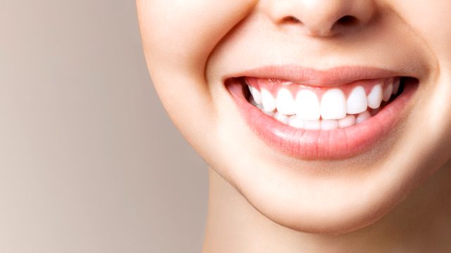 Koronavirüs sürecinde diş doktoruna giderken nelere dikkat edilmeli? Uzman isim anlattı