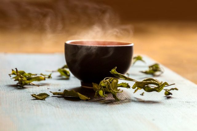 Yeşil çayın faydaları neler? Yeşil çay kaç kalori? Yeşil çay nasıl demlenir? Yeşil çayın cilde faydaları